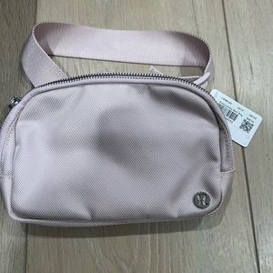 Lululemon everywhere belt bag